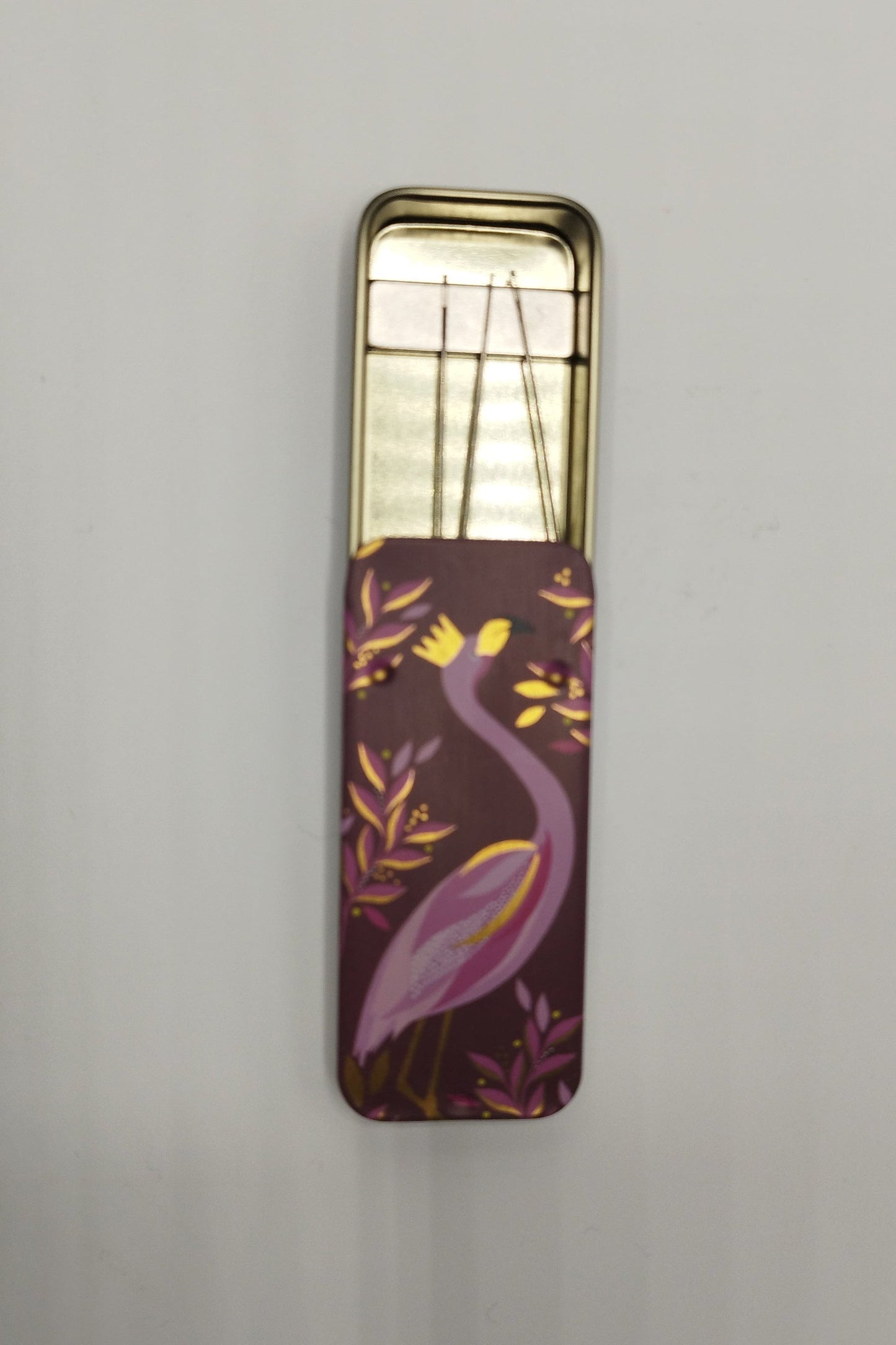 Magnetic Needle Tin Case Flamingo