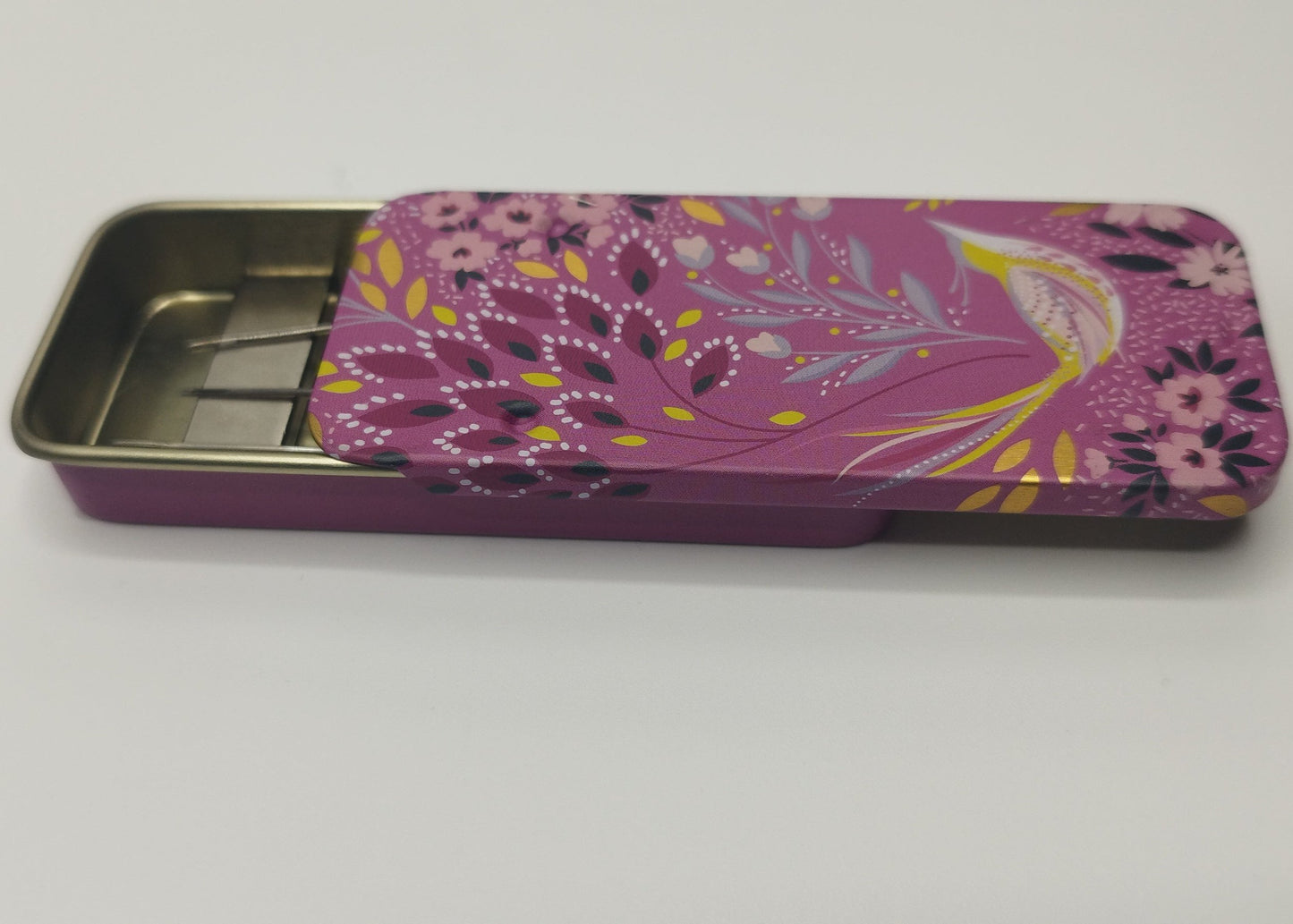 Magnetic Needle Tin Case Pink Bird