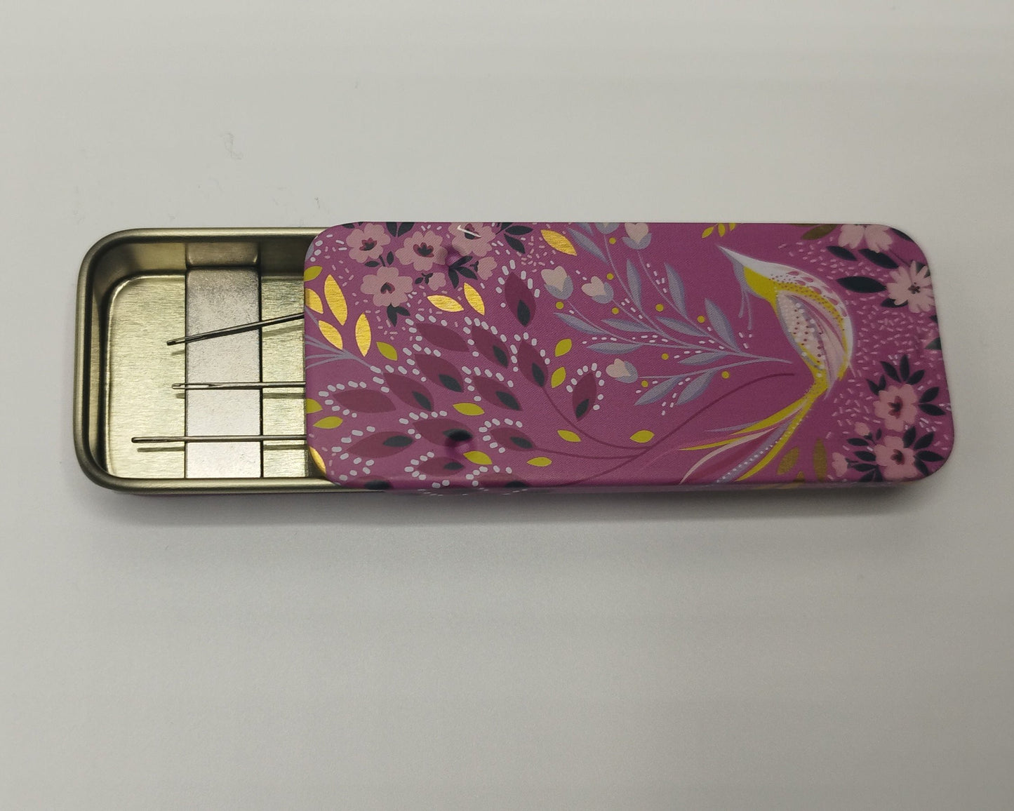 Magnetic Needle Tin Case Pink Bird