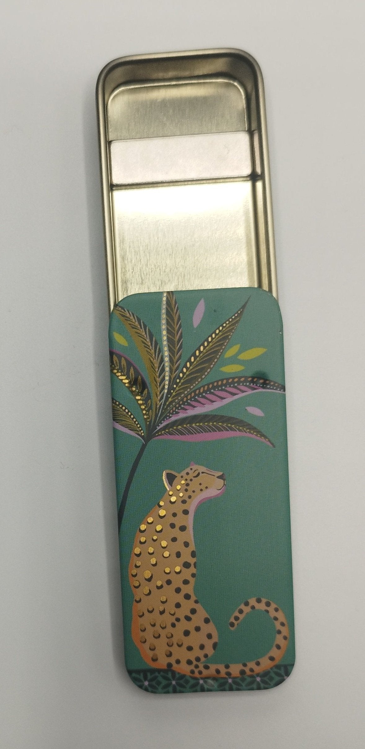 Magnetic Needle Tin Case Green Leopard