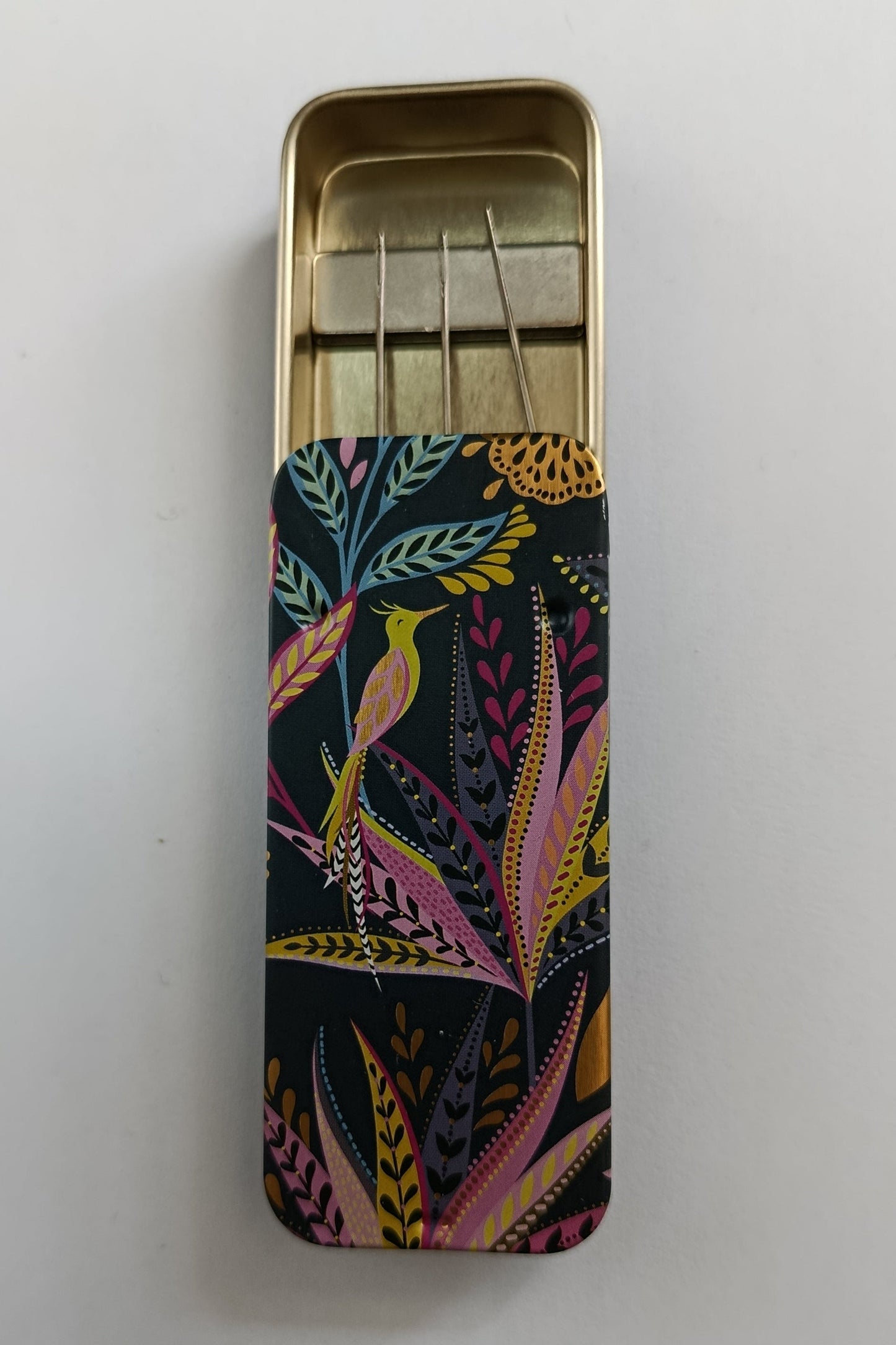 Magnetic Needle Tin Case Tiny Bird