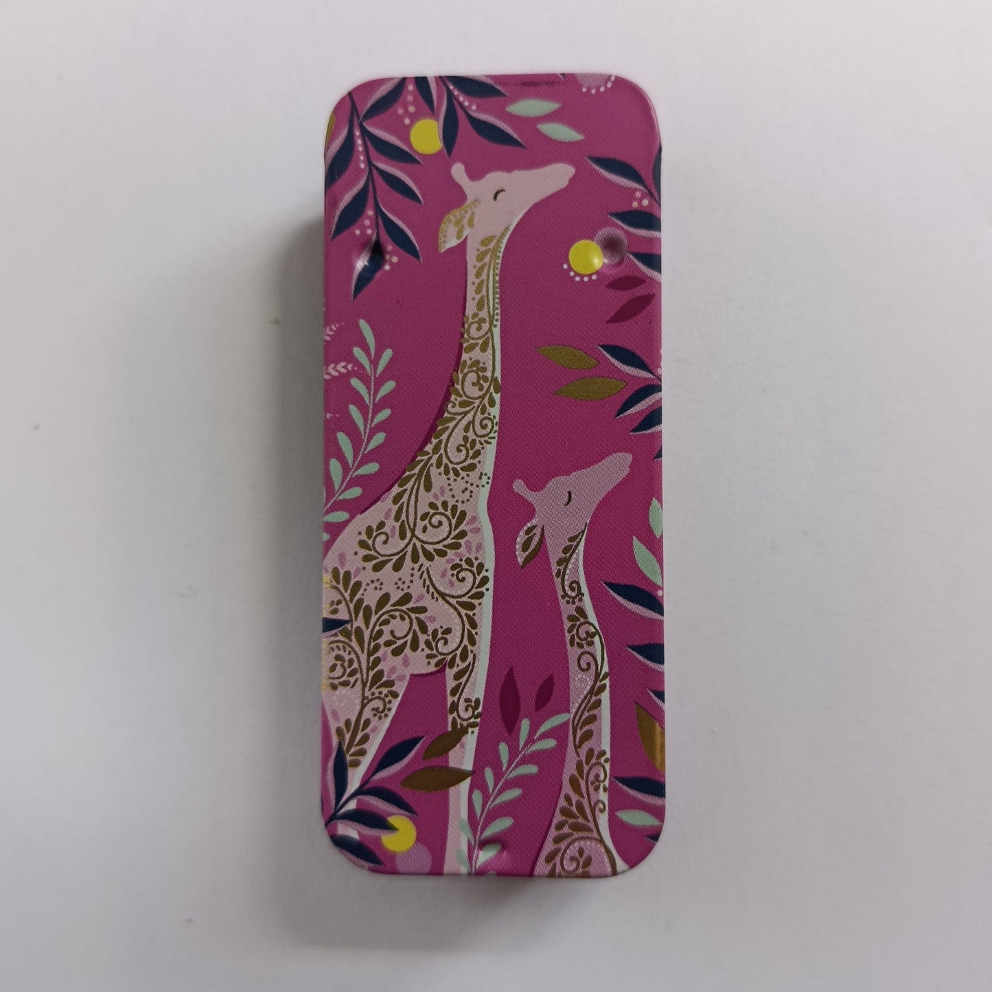Magnetic Needle Tin Case Pink Giraffe
