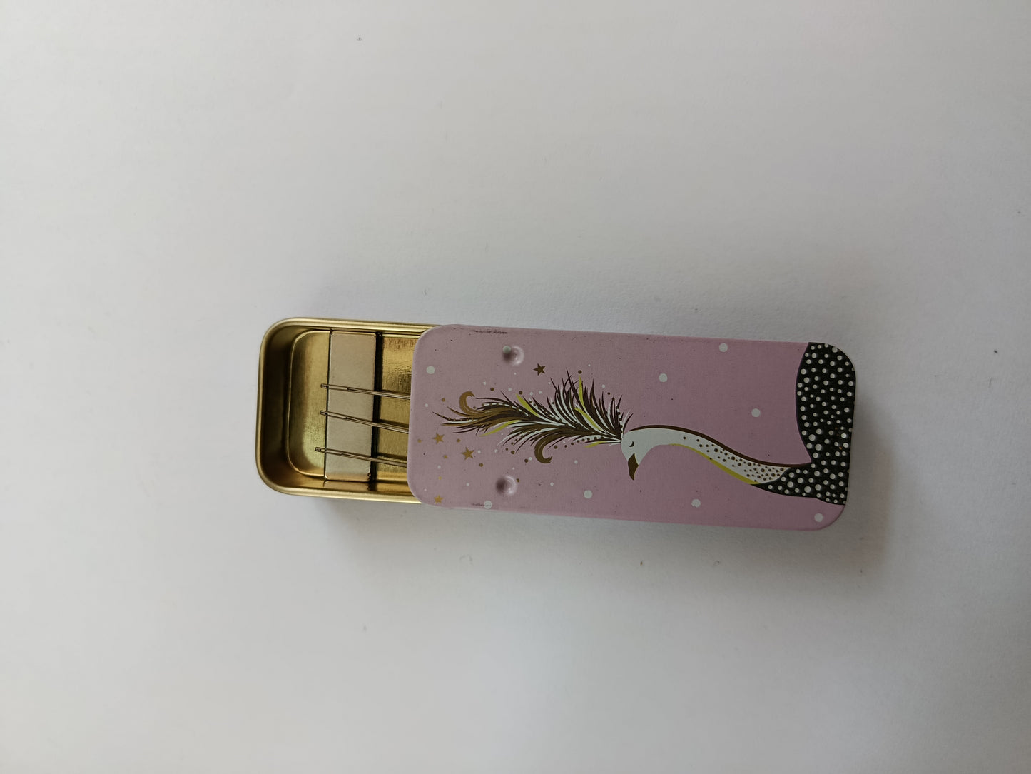 Magnetic Needle Tin Case Pink Ostrich