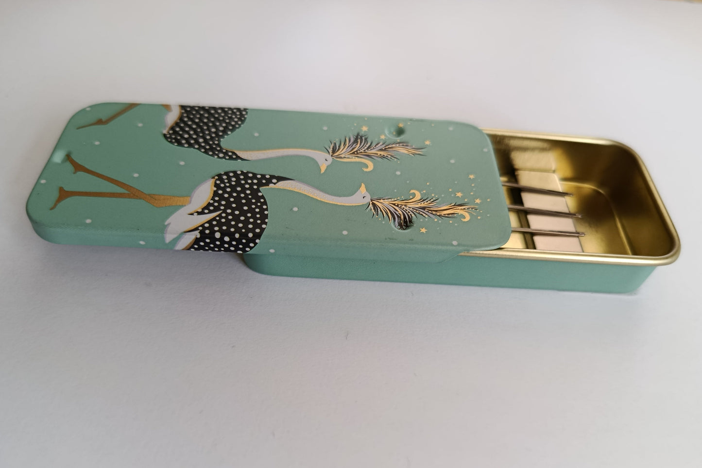 Magnetic Needle Tin Case Green Ostriches