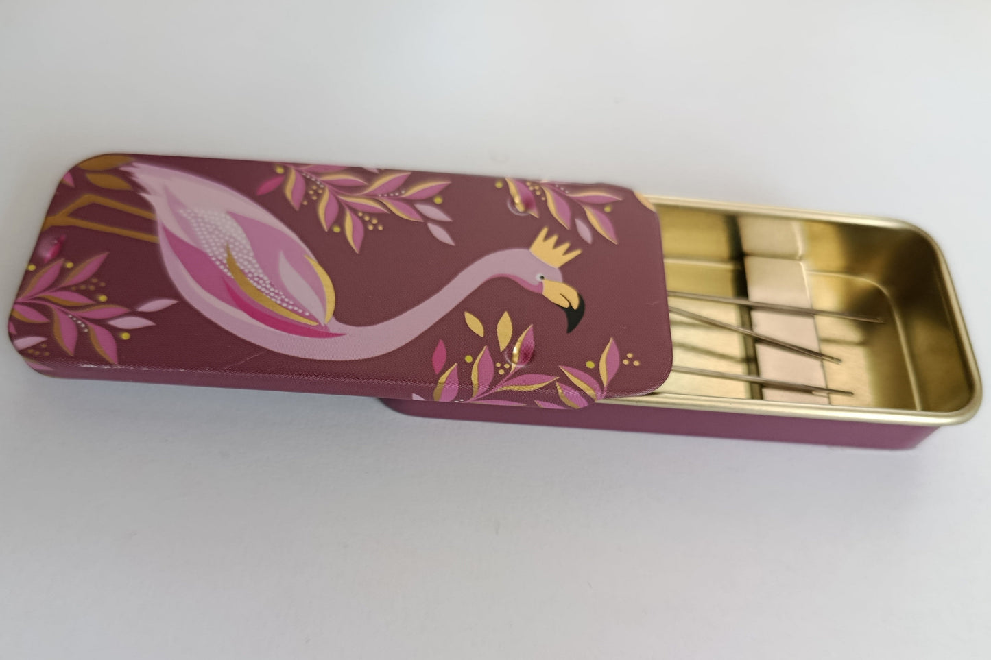 Magnetic Needle Tin Case Flamingo