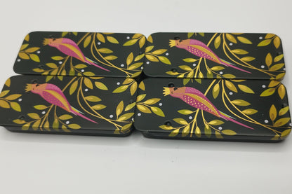 Magnetic Needle Tin Case Pink Parrot