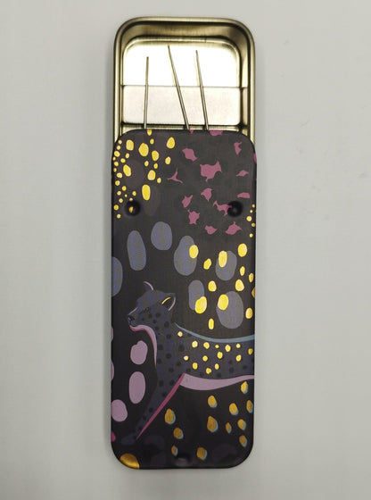 Magnetic Needle Tin Case Dark Leopard