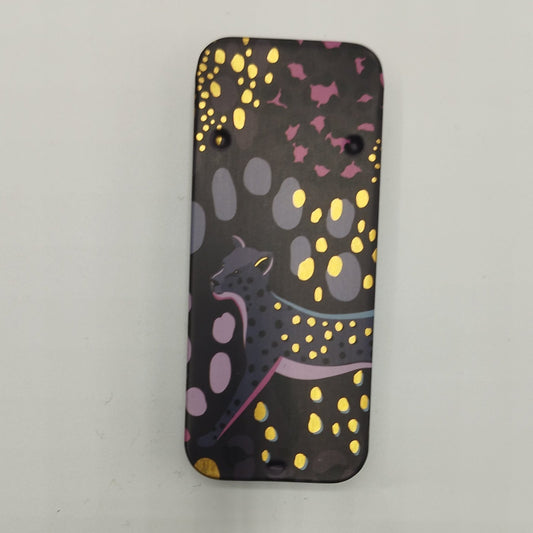 Magnetic Needle Tin Case Dark Leopard