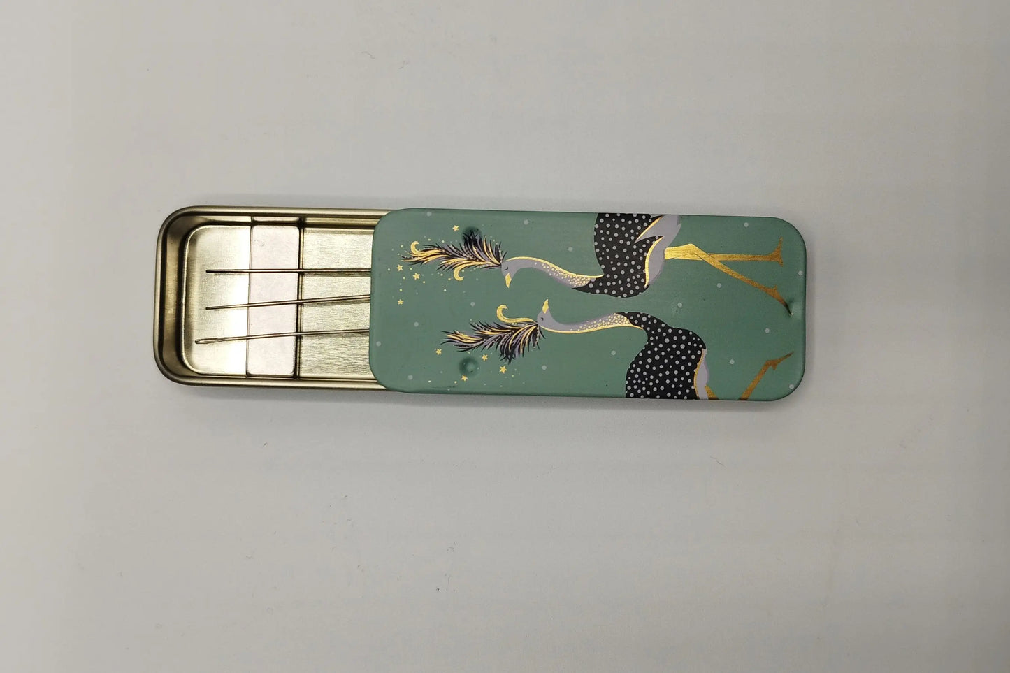 Magnetic Needle Tin Case Green Ostriches