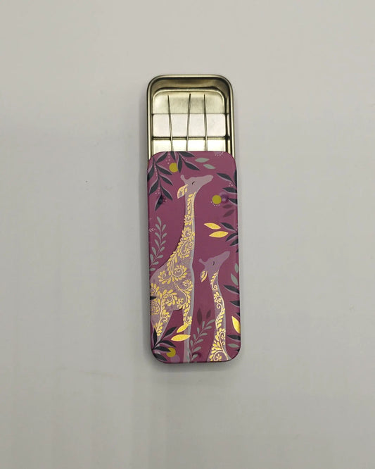 Magnetic Needle Tin Case Pink Giraffe