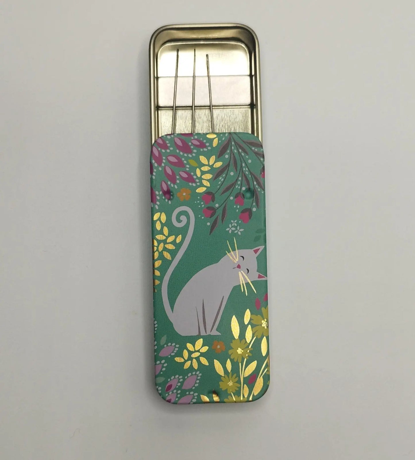Magnetic Needle Tin Case Green Cat