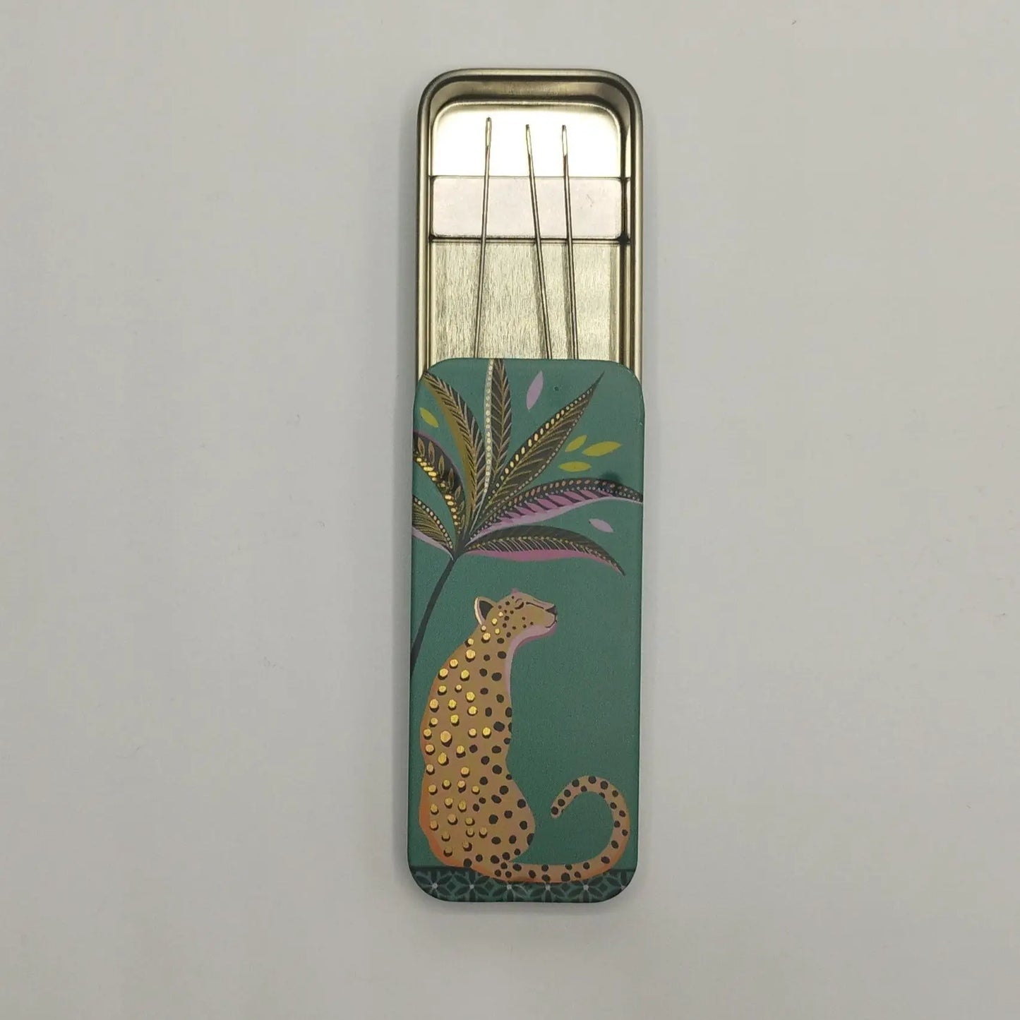 Magnetic Needle Tin Case Green Leopard