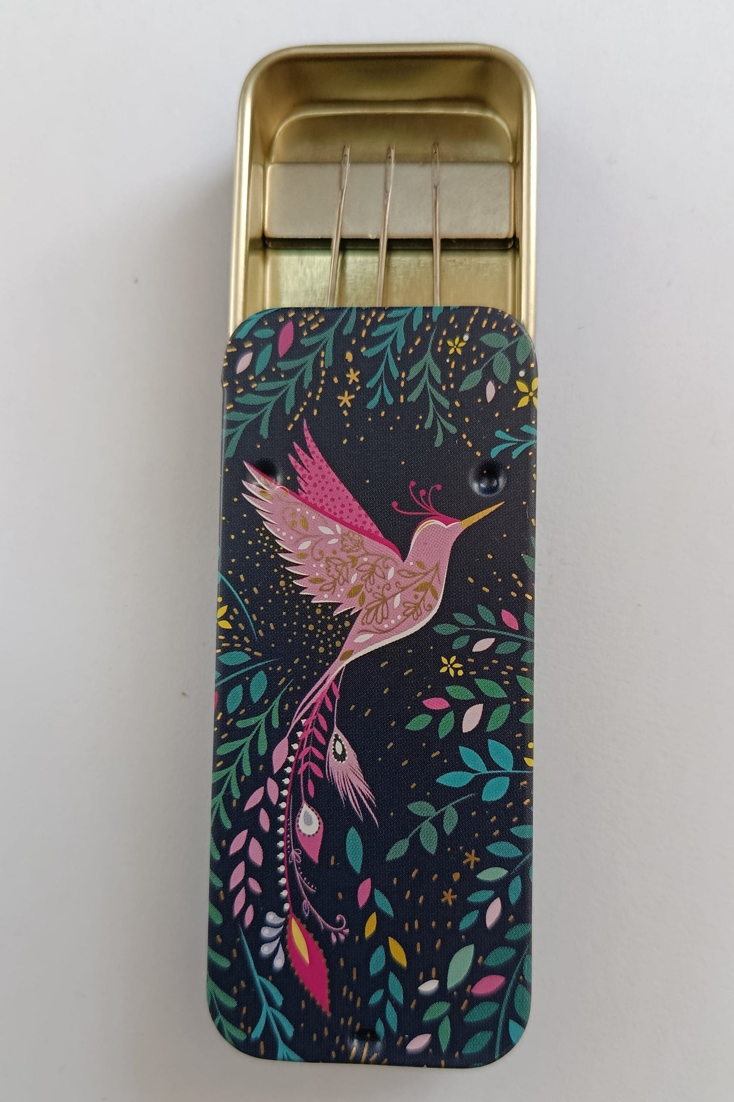 Magnetic Needle Tin Case Hummingbird