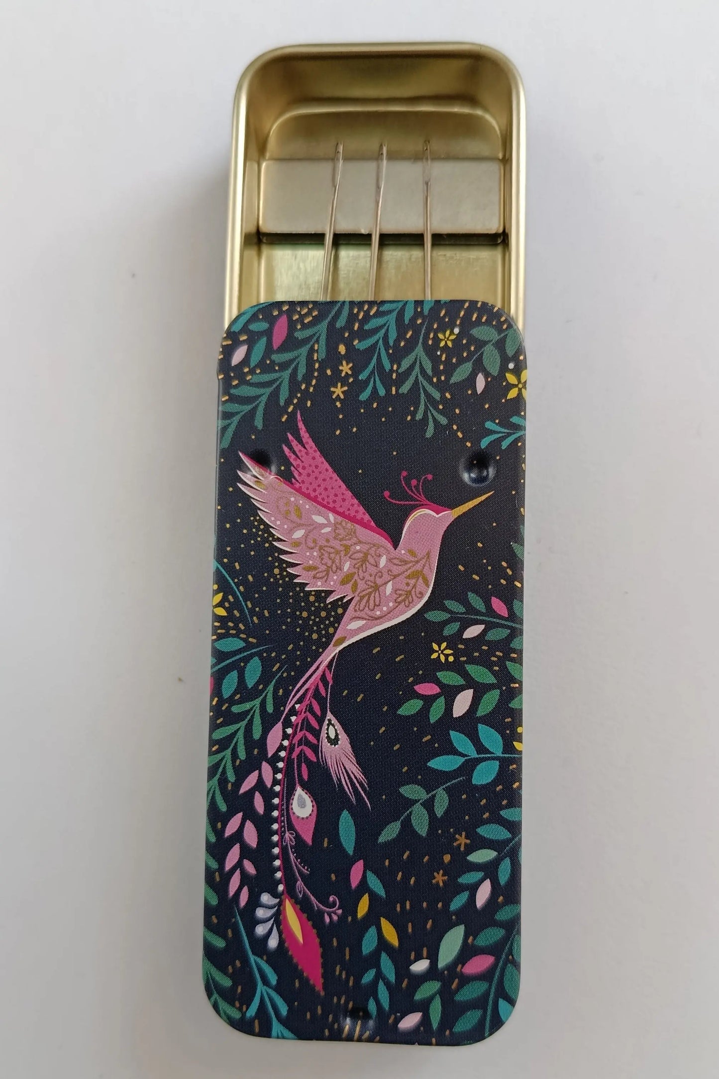 Magnetic Needle Tin Case Hummingbird