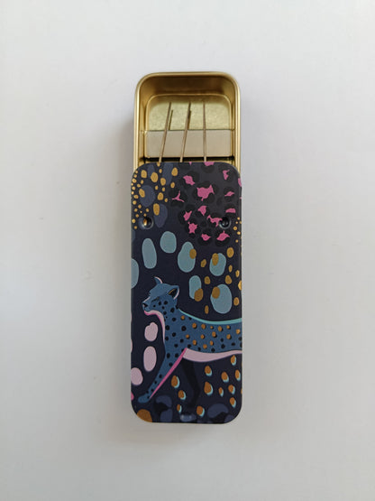 Magnetic Needle Tin Case Dark Leopard