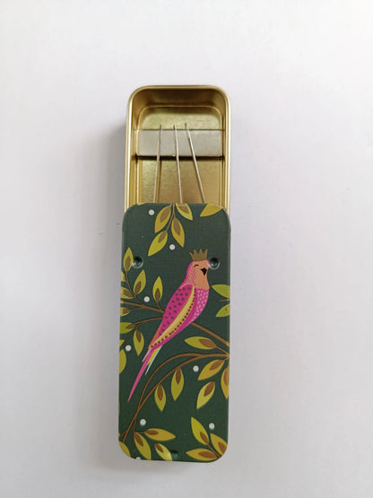 Magnetic Needle Tin Case Pink Parrot